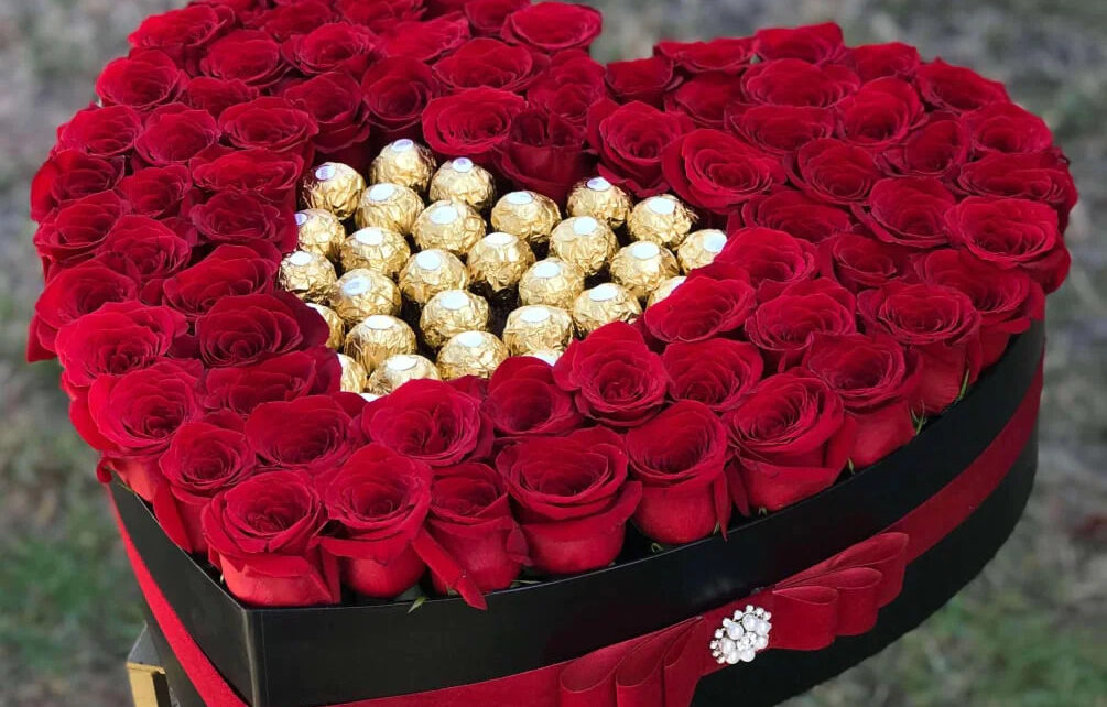 Valentine's Flowers Arrangement