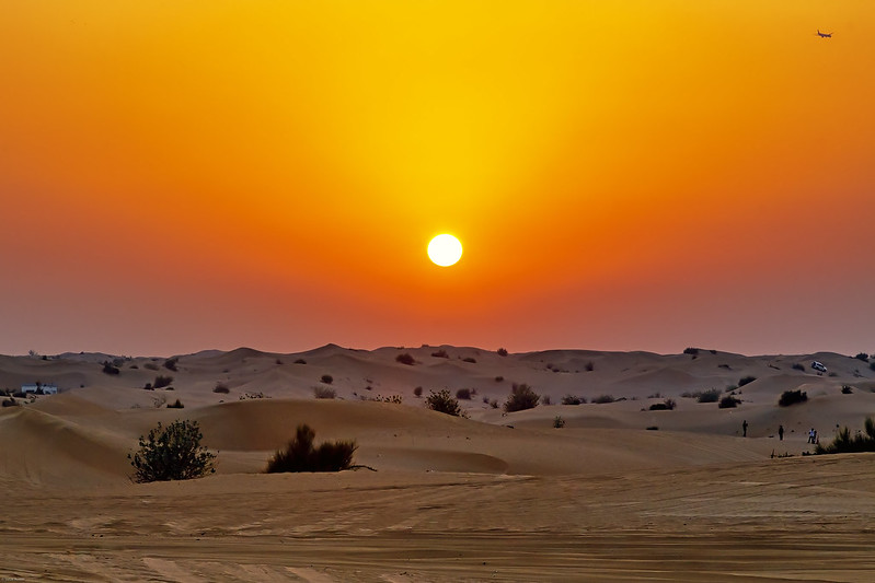 desert sunset- a scene must watching in dubai desert tour