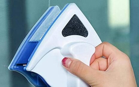 Double sided glass cleaner