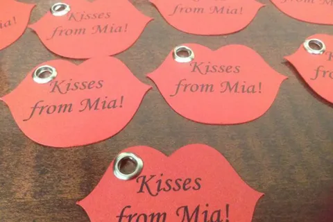 Lips Hang Tags