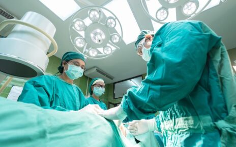 best microscopic spine surgeon in Mumbai