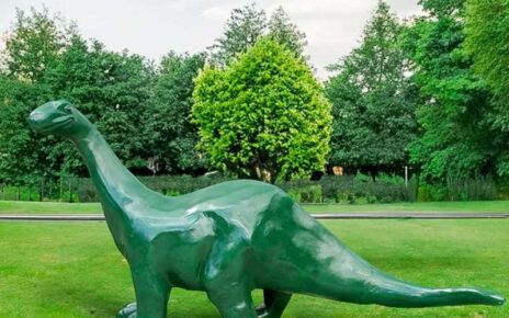 sinclair dinosaur statue