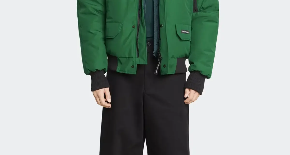 The doudoune canada goose isn’t about showing off—it’s about feeling free, warm, and comfortable during winter. You put it on, and suddenly, cold mornings aren’t a battle anymore.