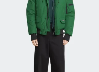 The doudoune canada goose isn’t about showing off—it’s about feeling free, warm, and comfortable during winter. You put it on, and suddenly, cold mornings aren’t a battle anymore.