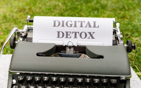 Digital decluttering tips for organizing files, apps, photos, and emails